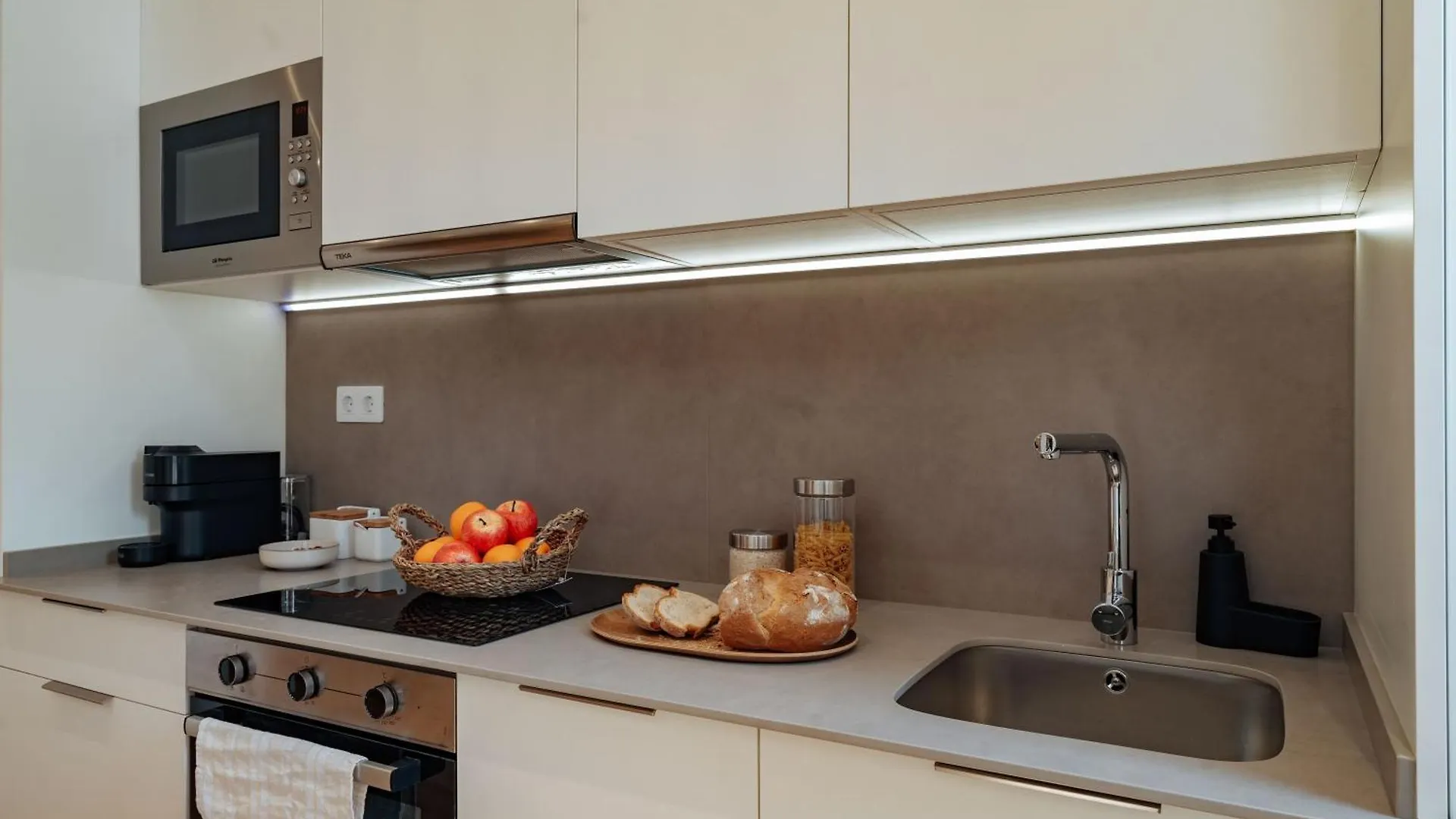 Casa Faro - 2 Bedroom Apartment In Gracia Barcelona Luxury tent