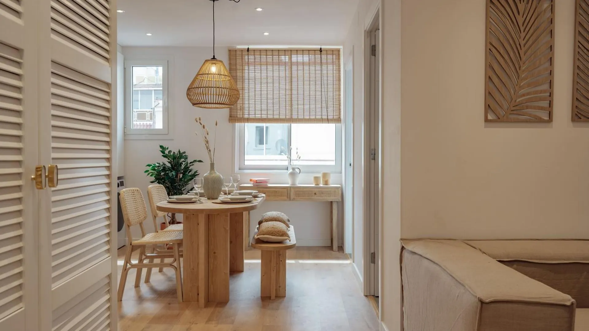 Casa Faro - 2 Bedroom Apartment In Gracia Barcelona Spain