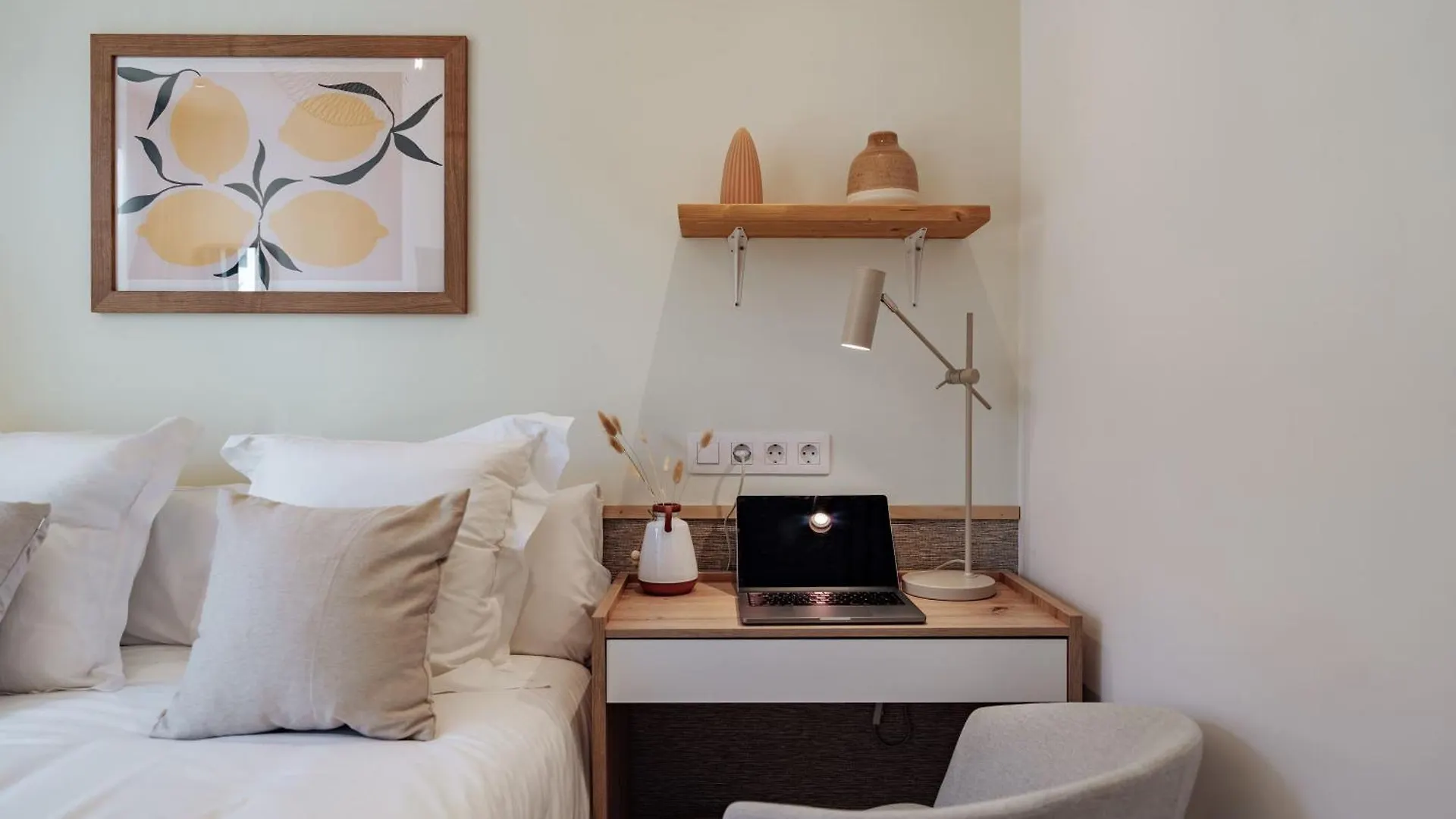 Luxury tent Casa Faro - 2 Bedroom Apartment In Gracia Barcelona