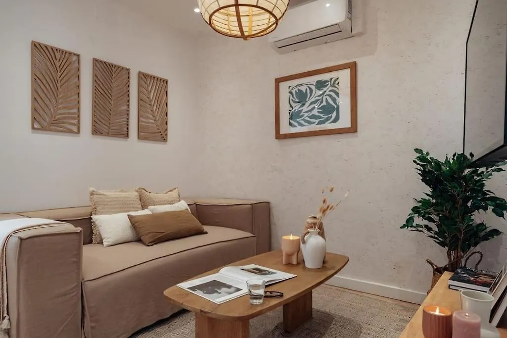 Casa Faro - 2 Bedroom Apartment In Gracia Barcelona Spain