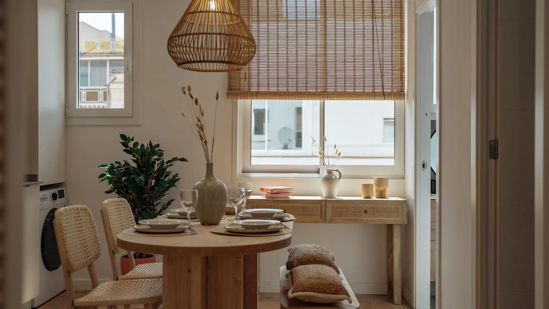 Luxury tent Casa Faro - 2 Bedroom Apartment In Gracia Barcelona